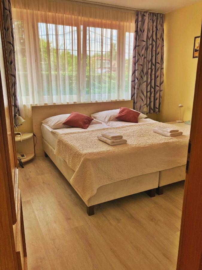Hotel Penta Lux Tata Dış mekan fotoğraf