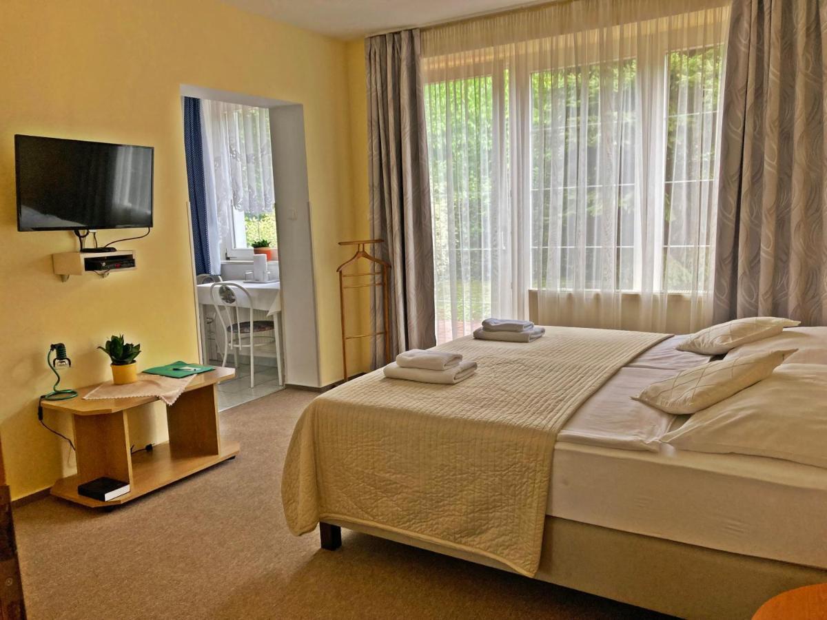 Hotel Penta Lux Tata Dış mekan fotoğraf